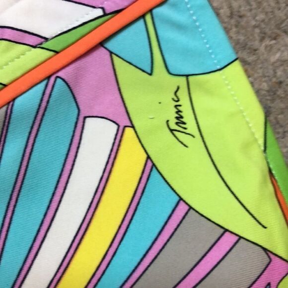 Triangle Cup Trina Turk Bikini Top | Bold Retro Print | Size 4 - Picture 4 of 7